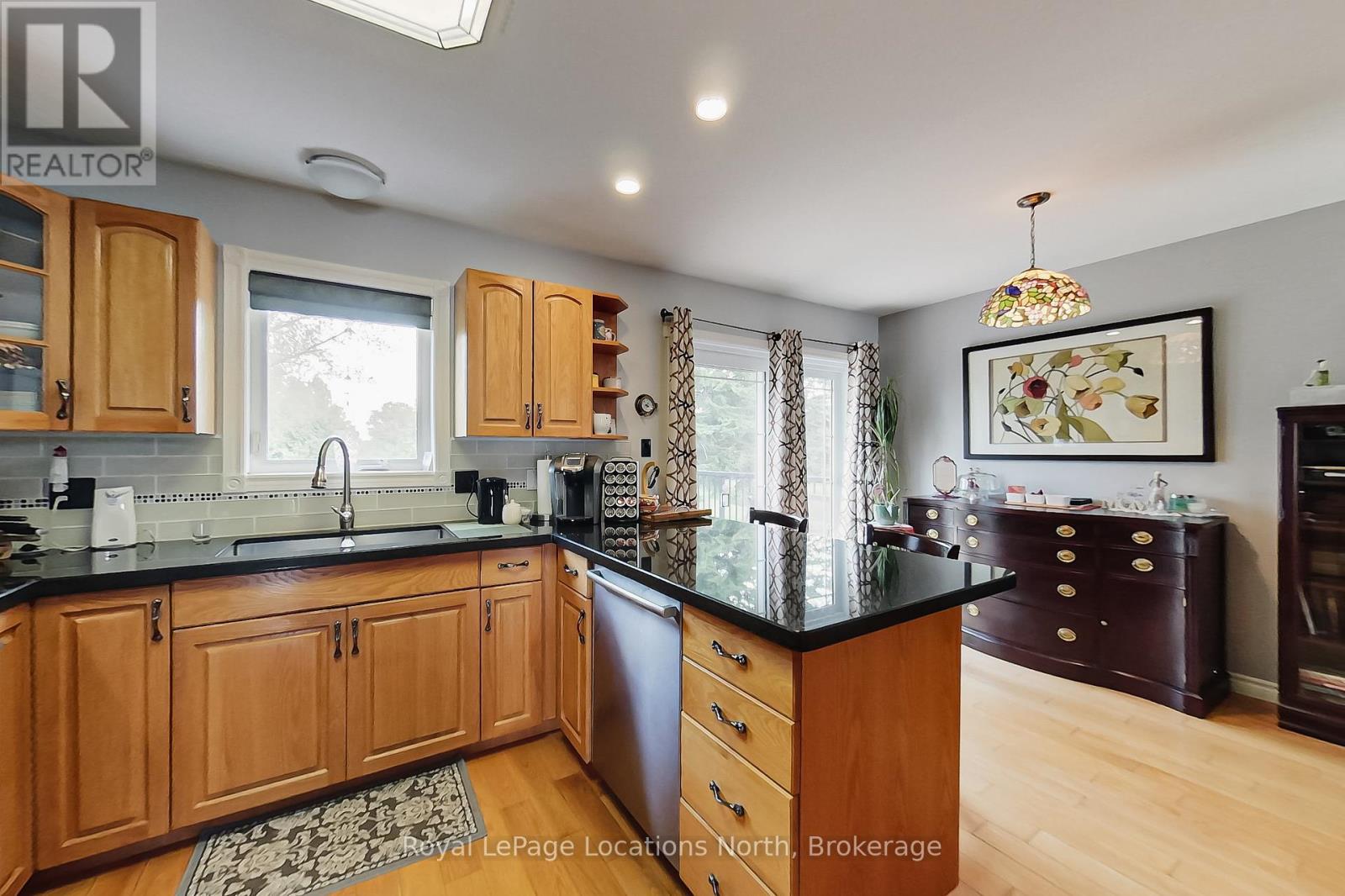 285 CHRISTOPHER STREET - 11