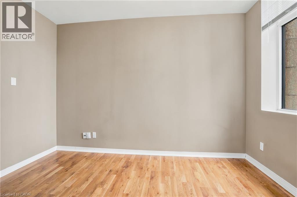 #902 36 JAMES Street S - 22