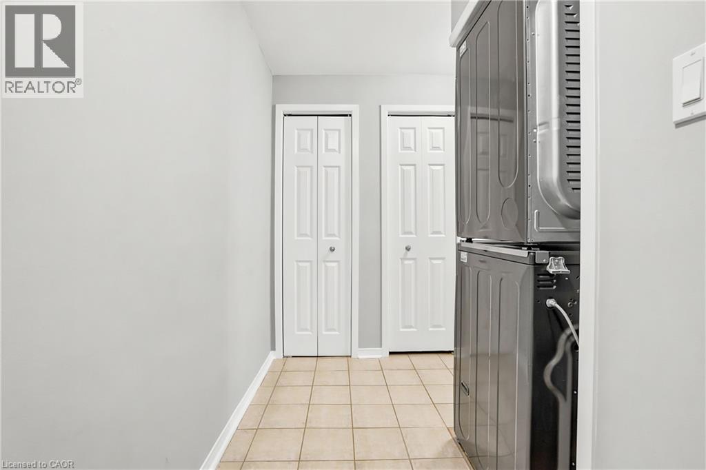 #902 36 JAMES Street S - 25