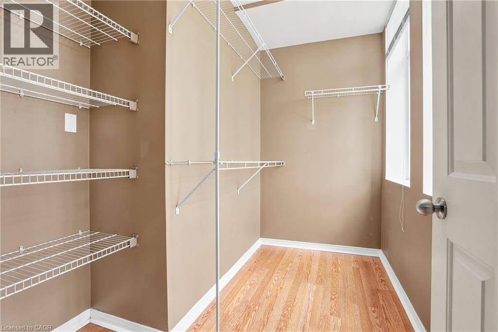 #902 36 JAMES Street S - 18