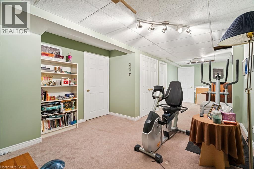 1583 HALLSTONE Road - 38