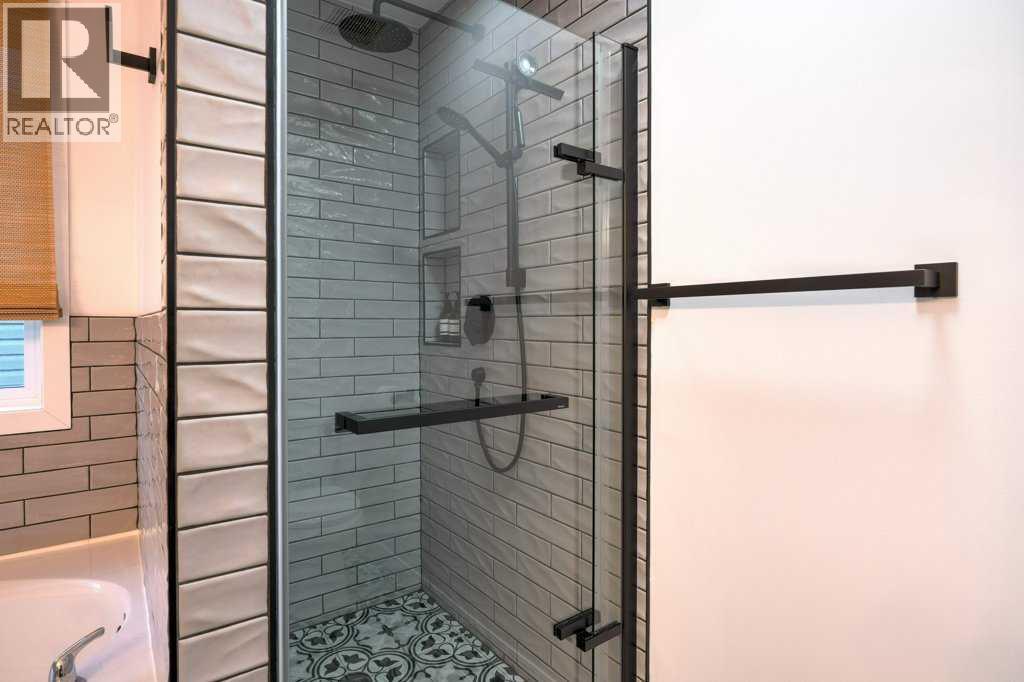 282 Chapalina Terrace SE - 25