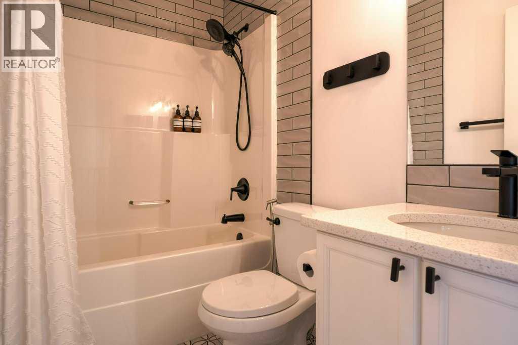282 Chapalina Terrace SE - 21