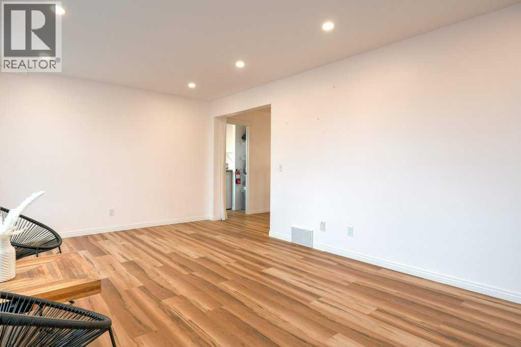 282 Chapalina Terrace SE - 17