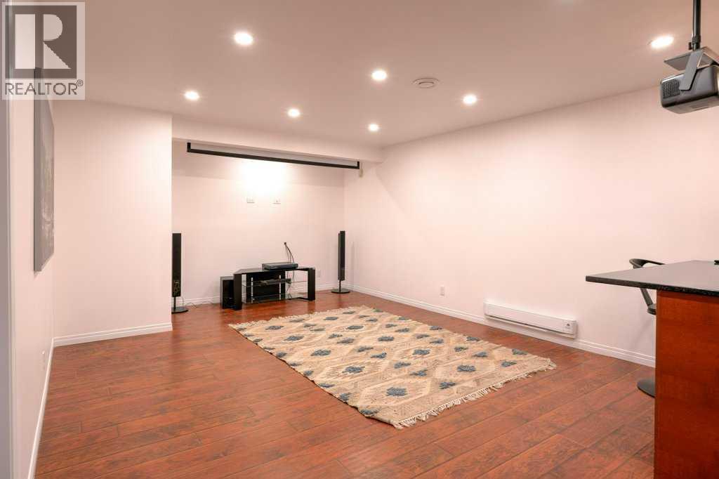 282 Chapalina Terrace SE - 32