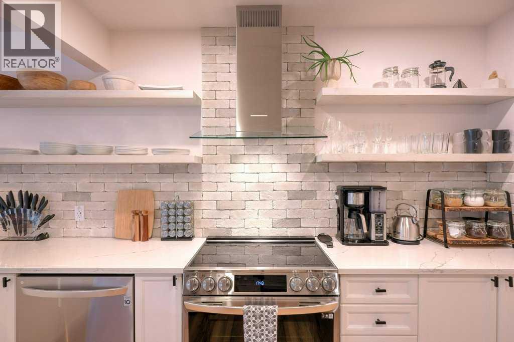 282 Chapalina Terrace SE - 12