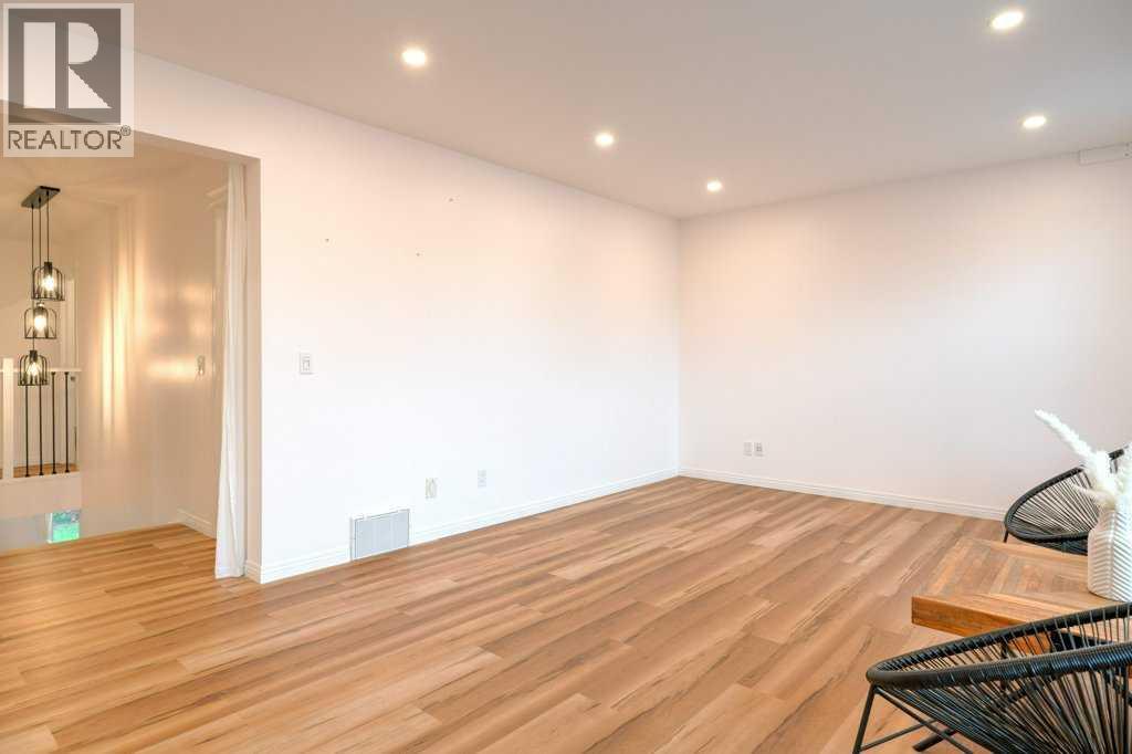 282 Chapalina Terrace SE - 16