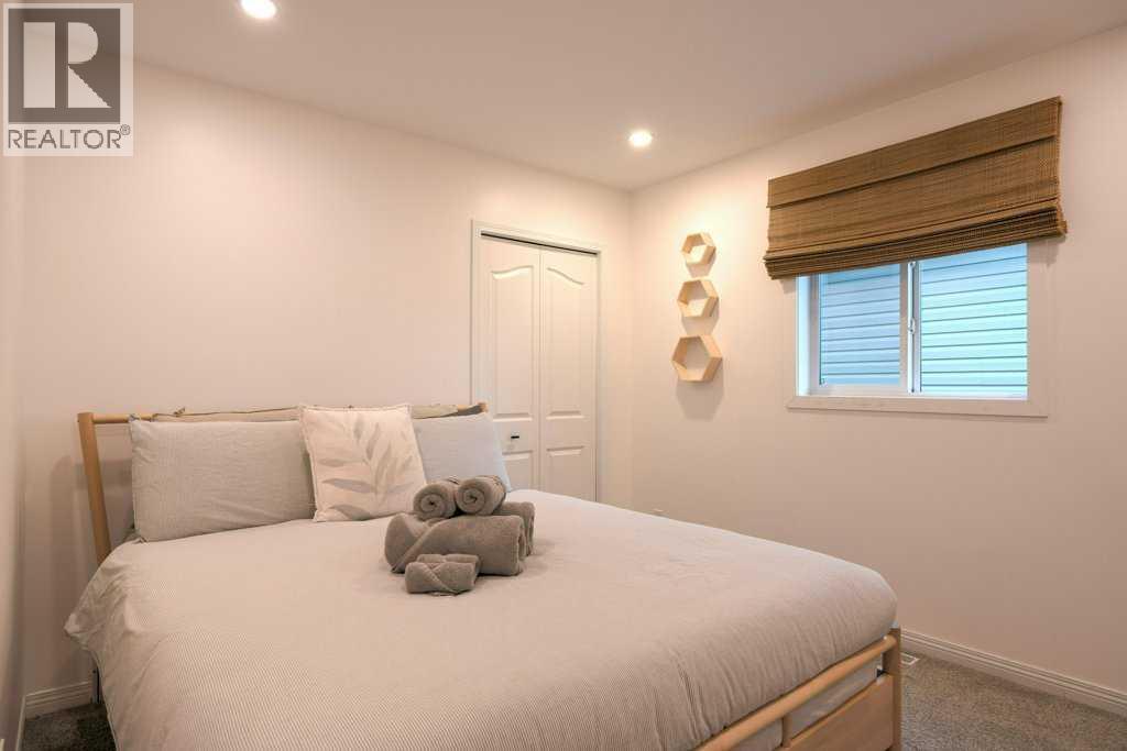 282 Chapalina Terrace SE - 22
