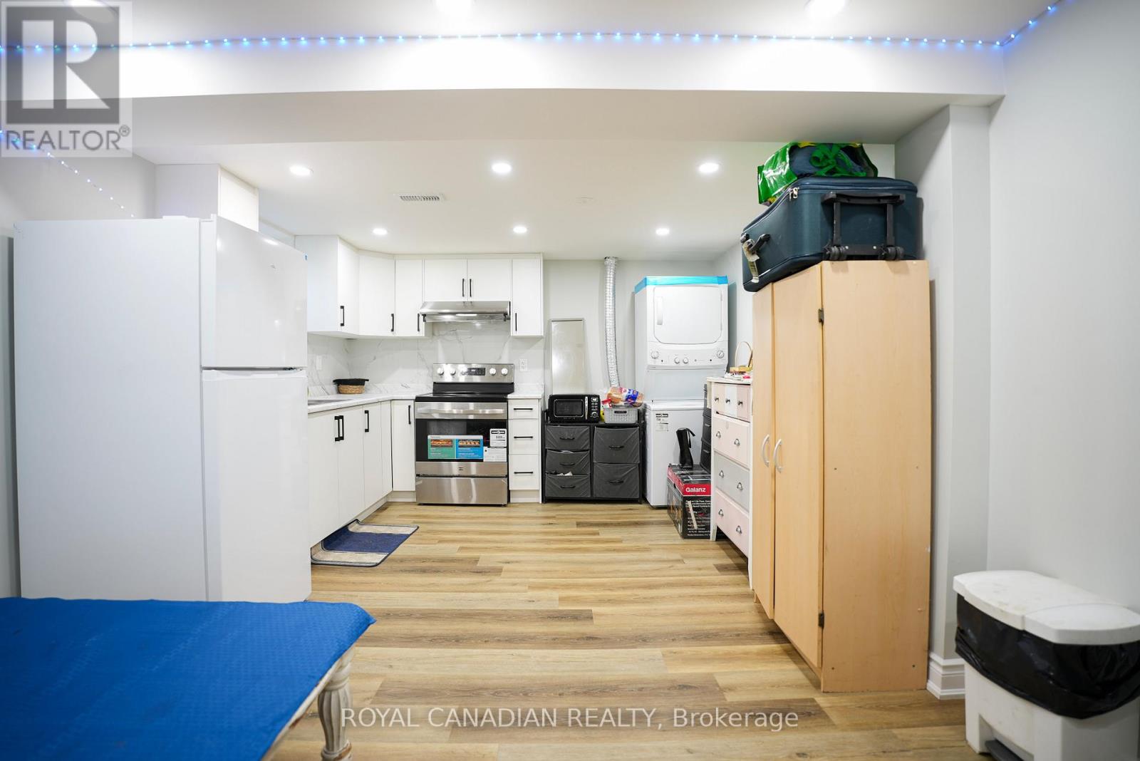 67 SUTHERLAND AVENUE - 25