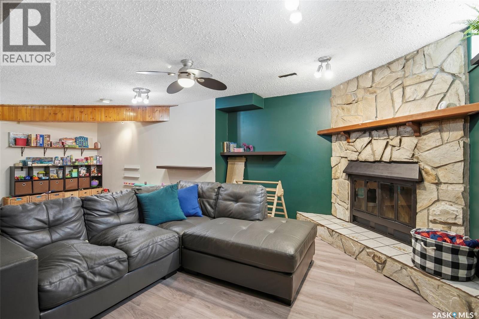2122 37th STREET W - 18