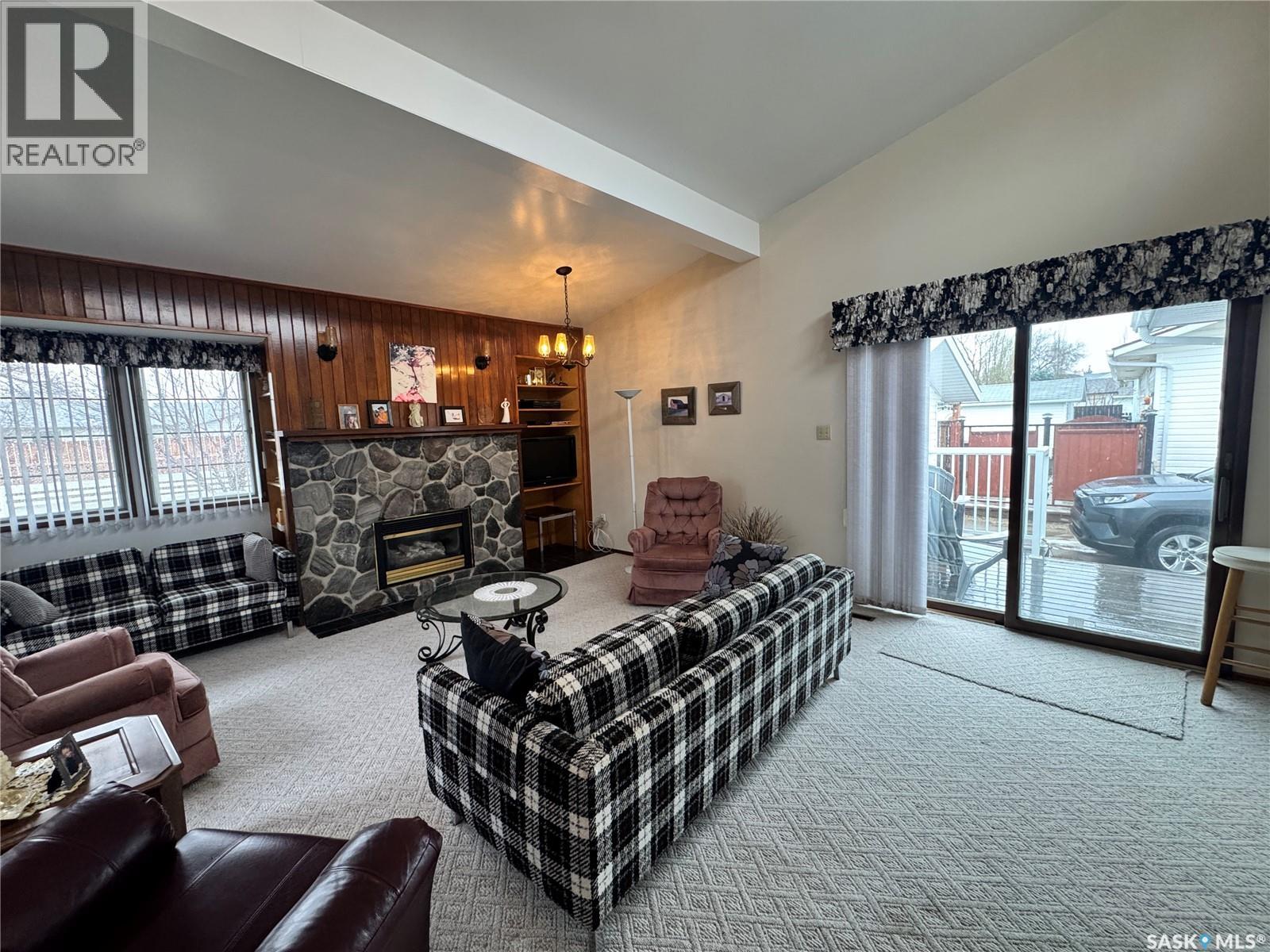 423 7th AVENUE W - 10