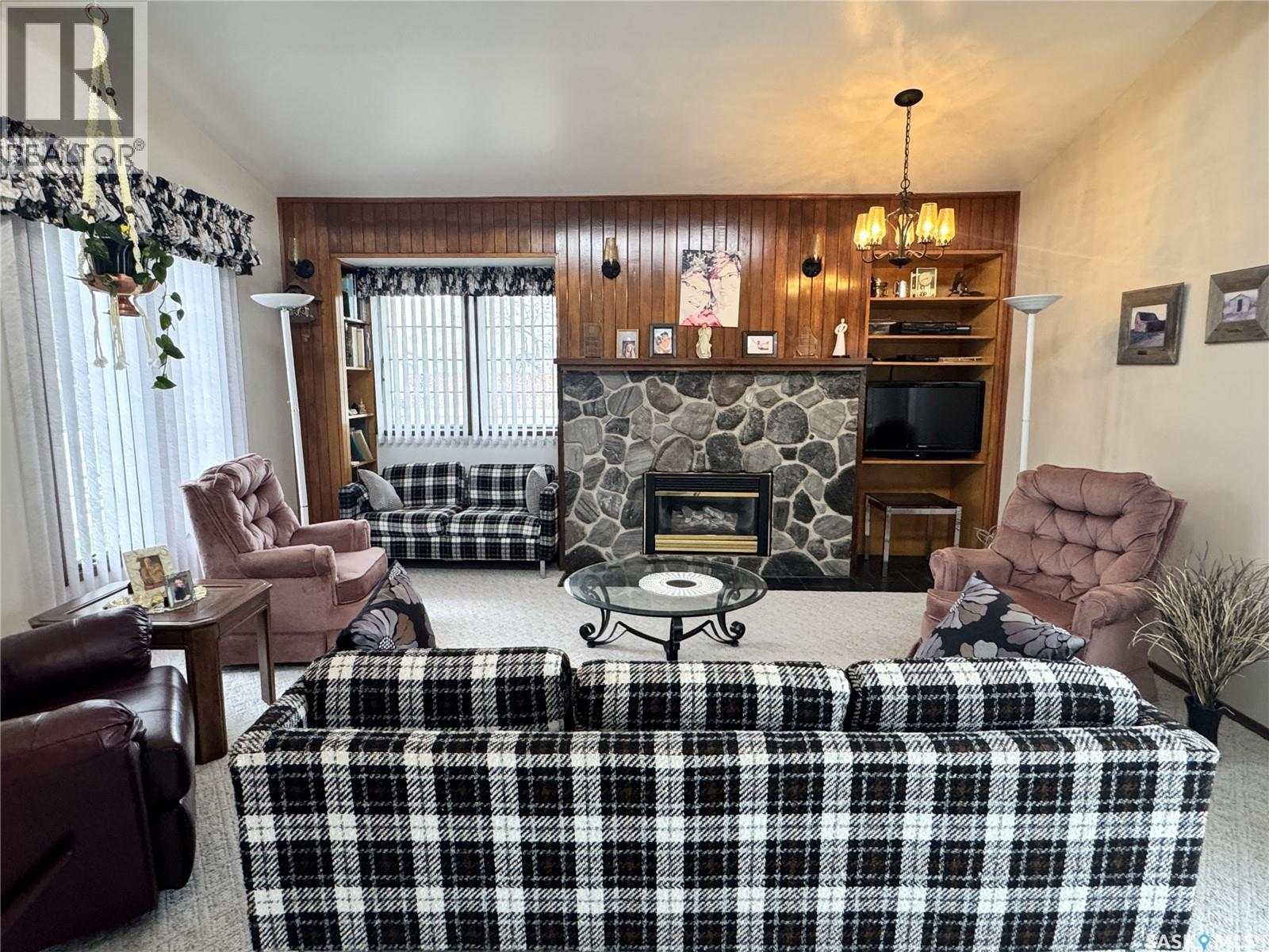423 7th AVENUE W - 11