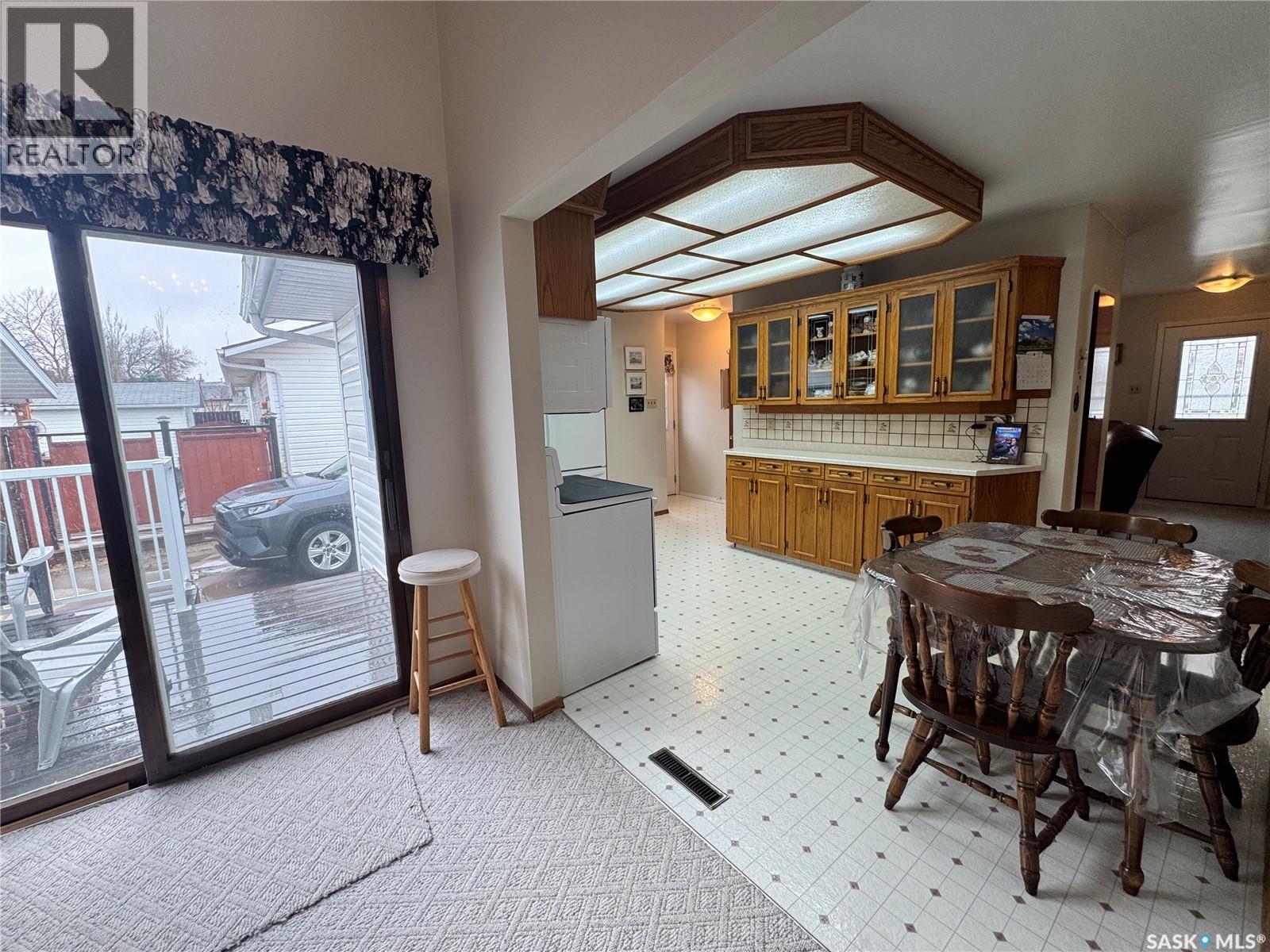 423 7th AVENUE W - 12