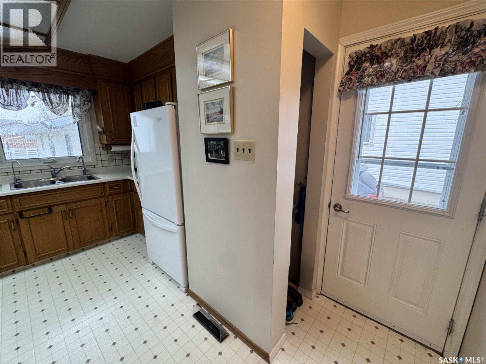 423 7th AVENUE W - 2