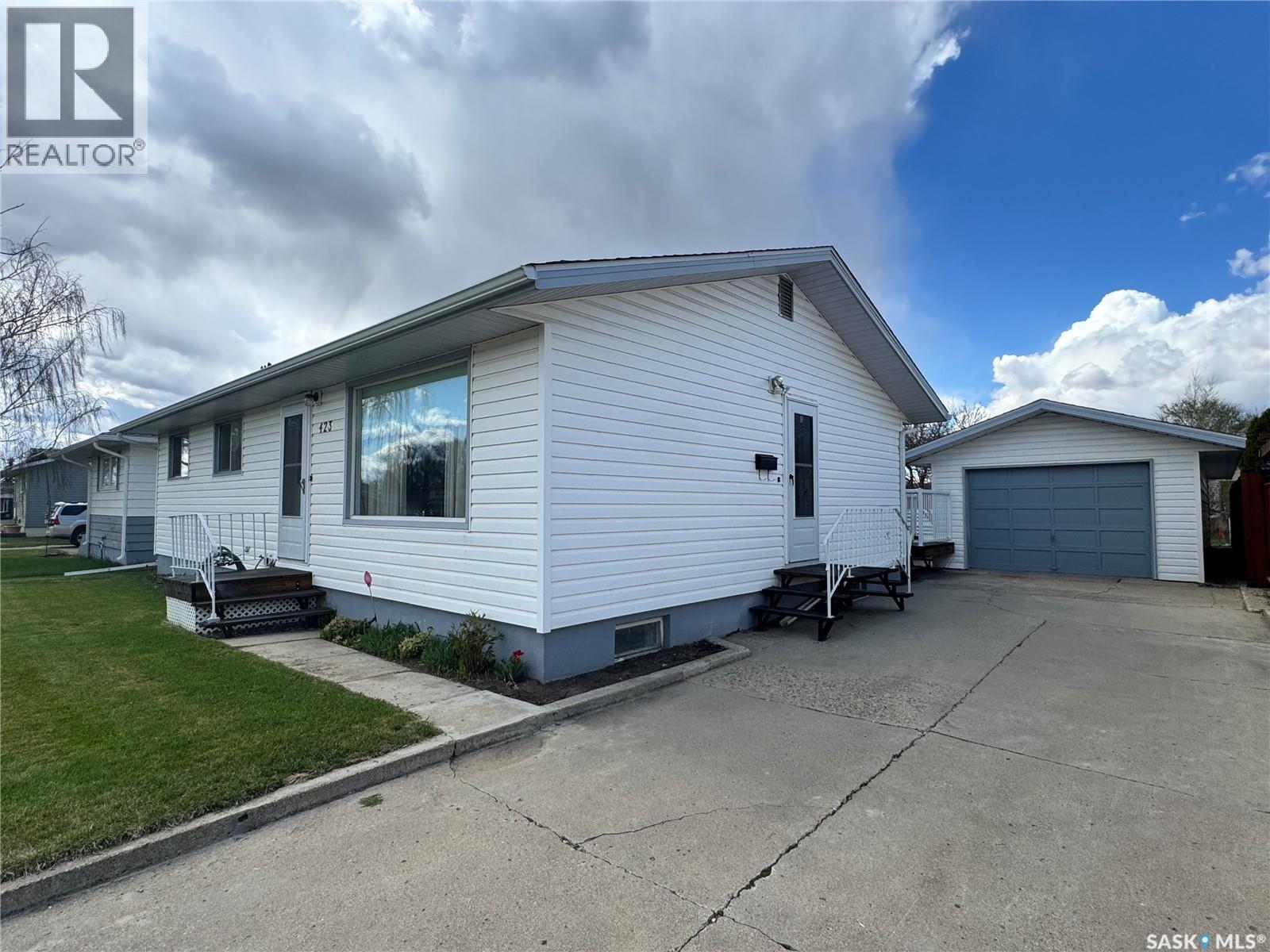 423 7th AVENUE W - 44