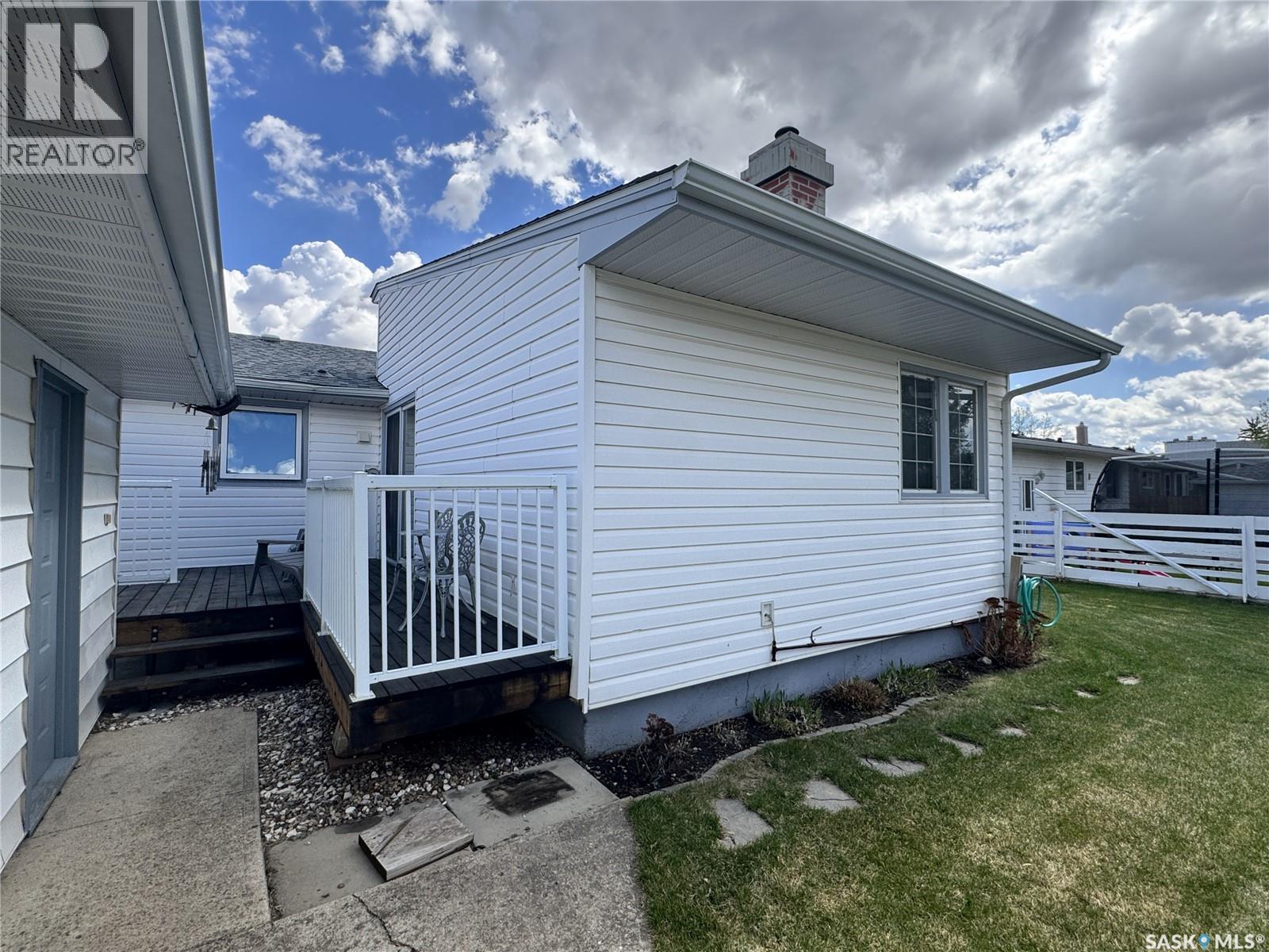423 7th AVENUE W - 48