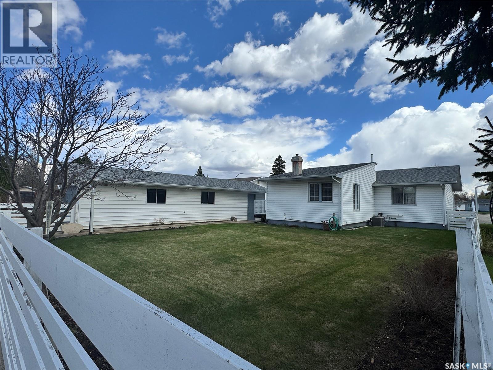 423 7th AVENUE W - 50