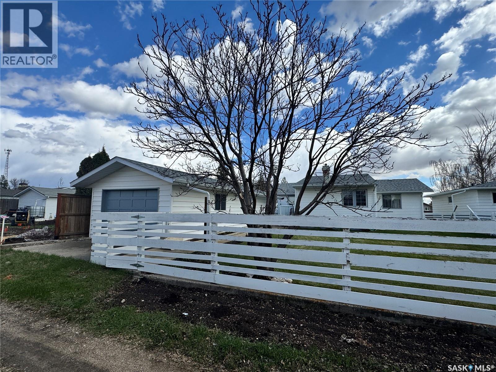 423 7th AVENUE W - 52