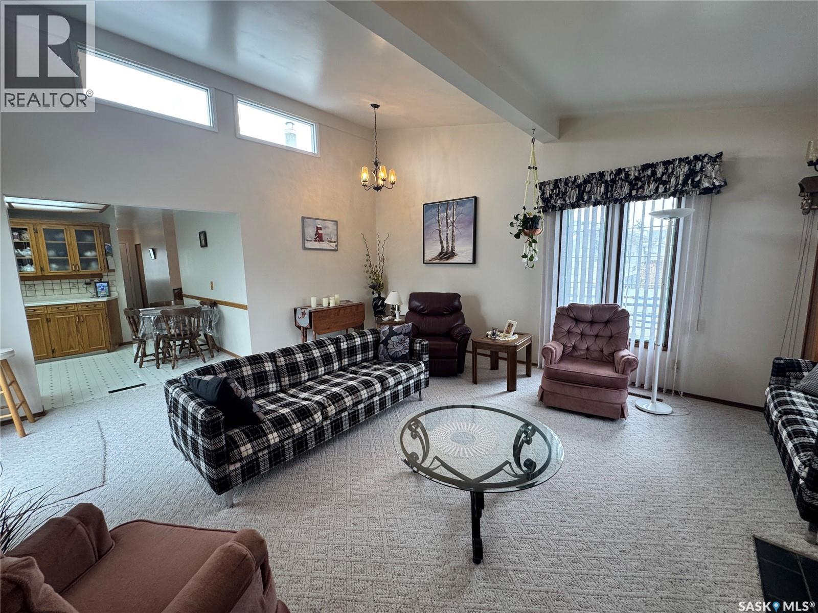 423 7th AVENUE W - 7