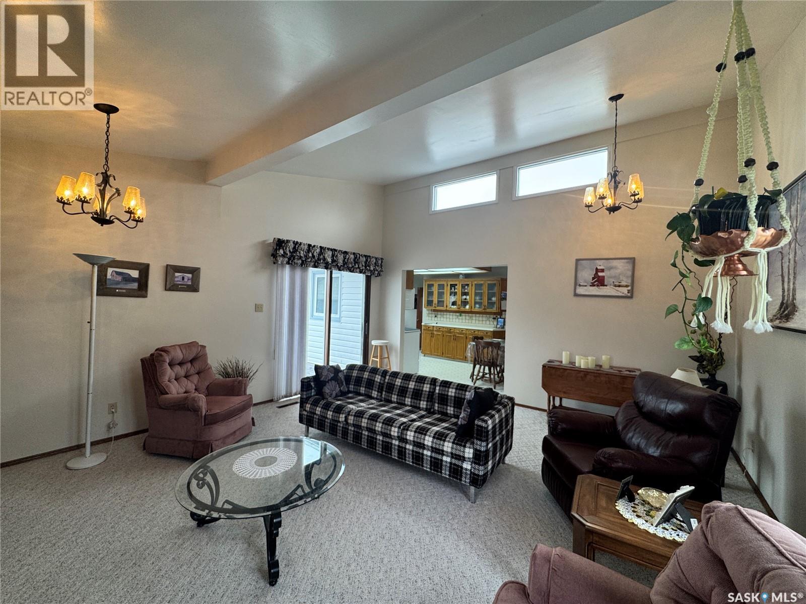 423 7th AVENUE W - 8