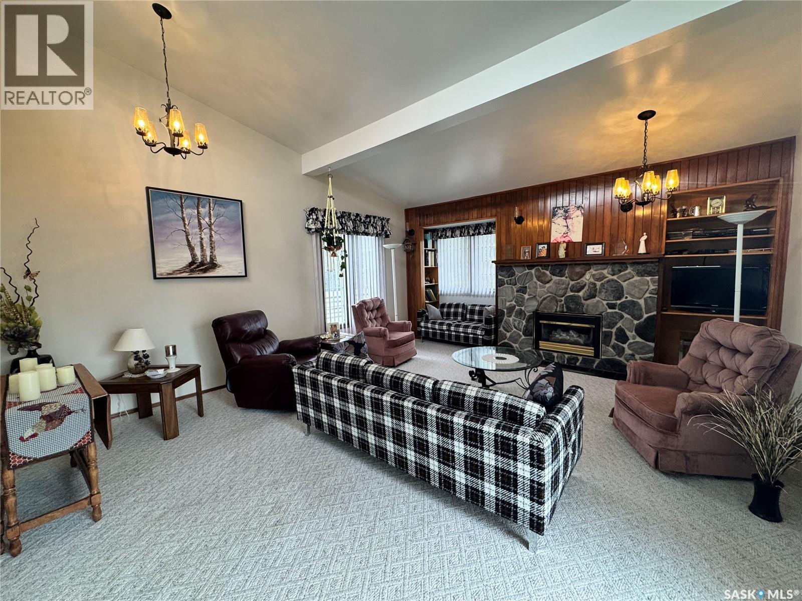 423 7th AVENUE W - 9