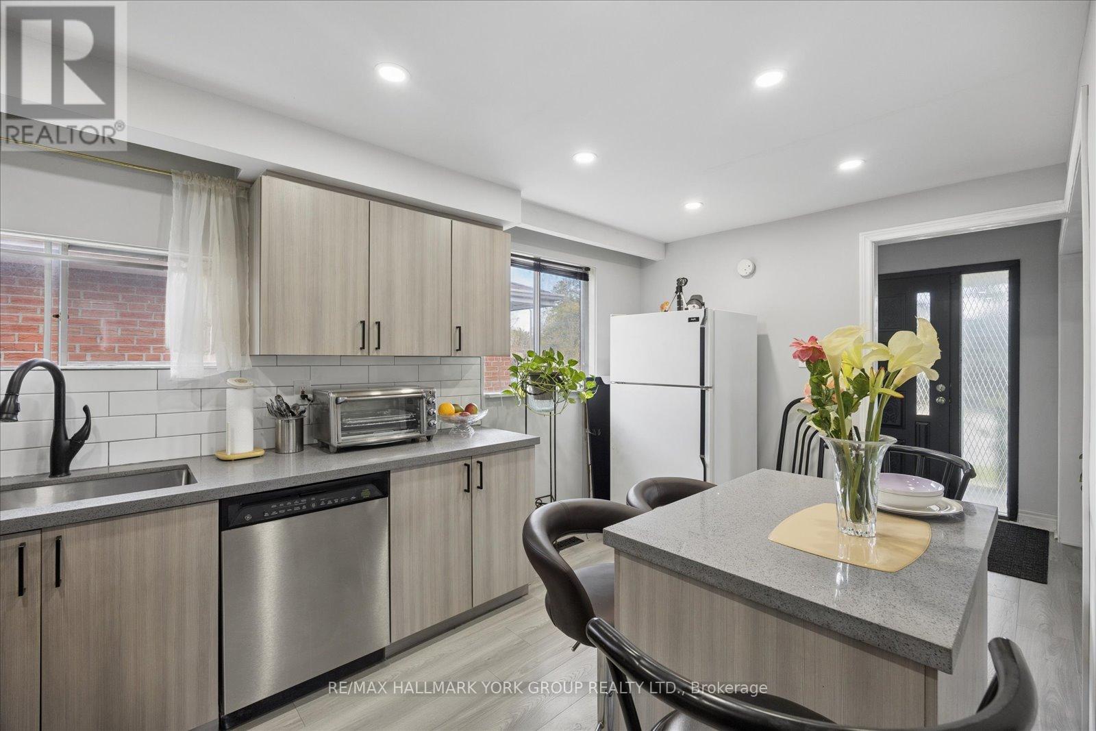 30 BRIARBLUFF AVENUE - 16
