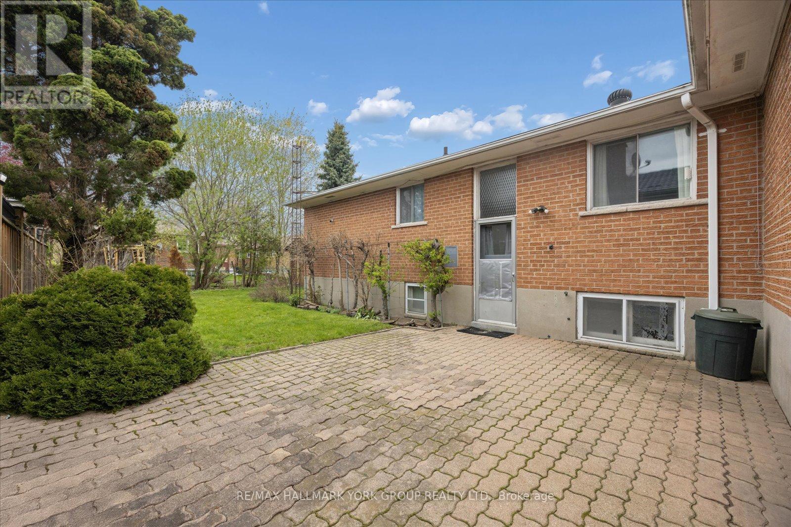 30 BRIARBLUFF AVENUE - 38