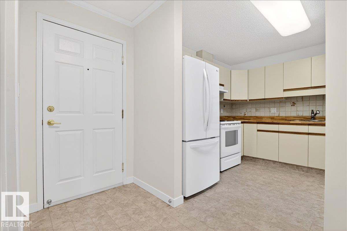 #302 9760 176 ST NW - 10
