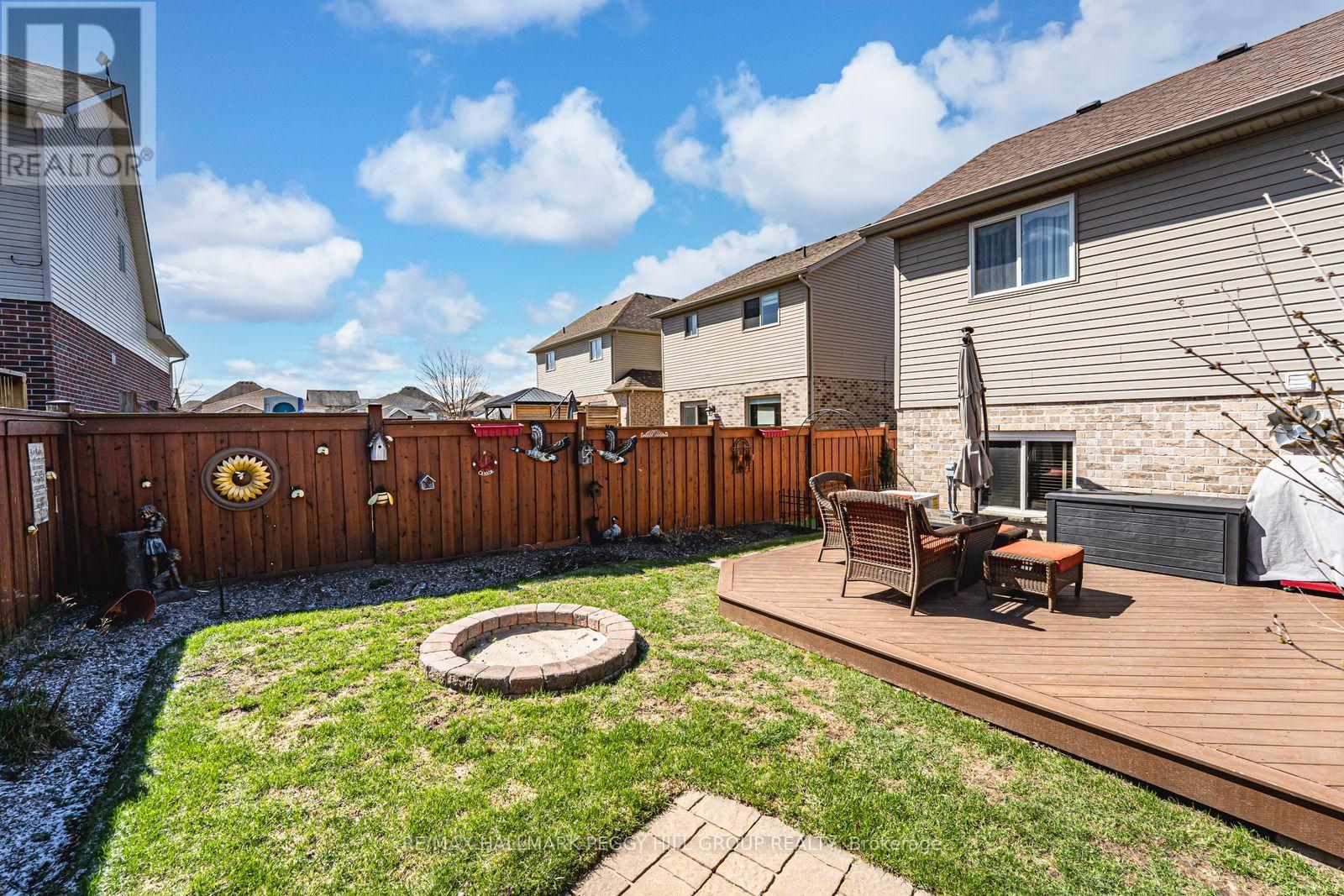 11 RED CEDAR LANE - 19