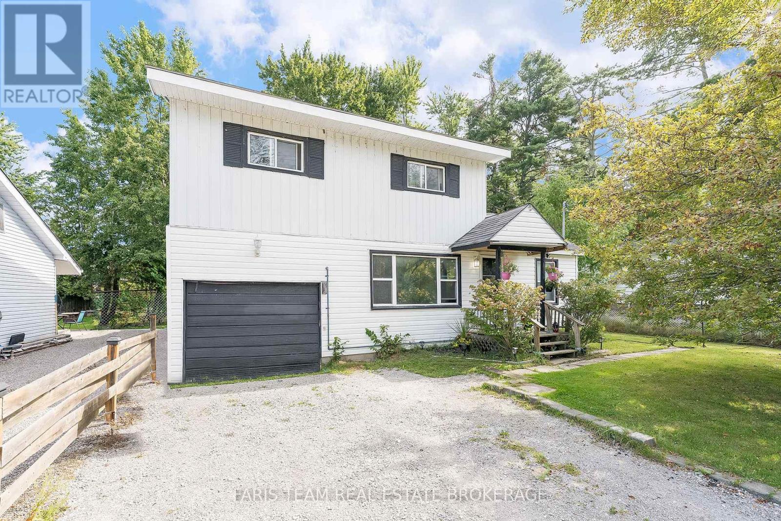 3425 CORONATION AVENUE - 2