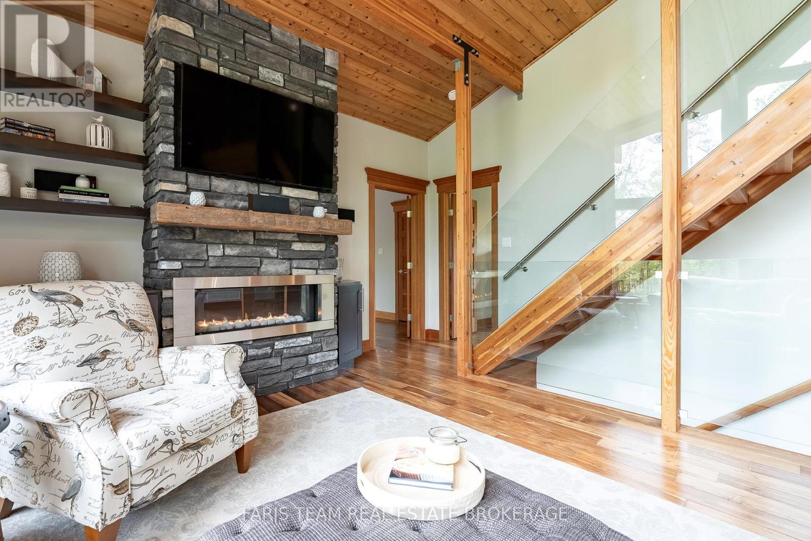 22 HOUBEN CRESCENT - 15
