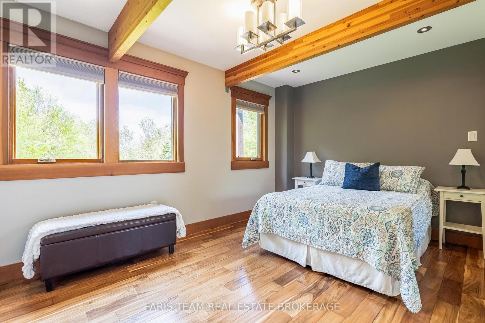 22 HOUBEN CRESCENT - 21