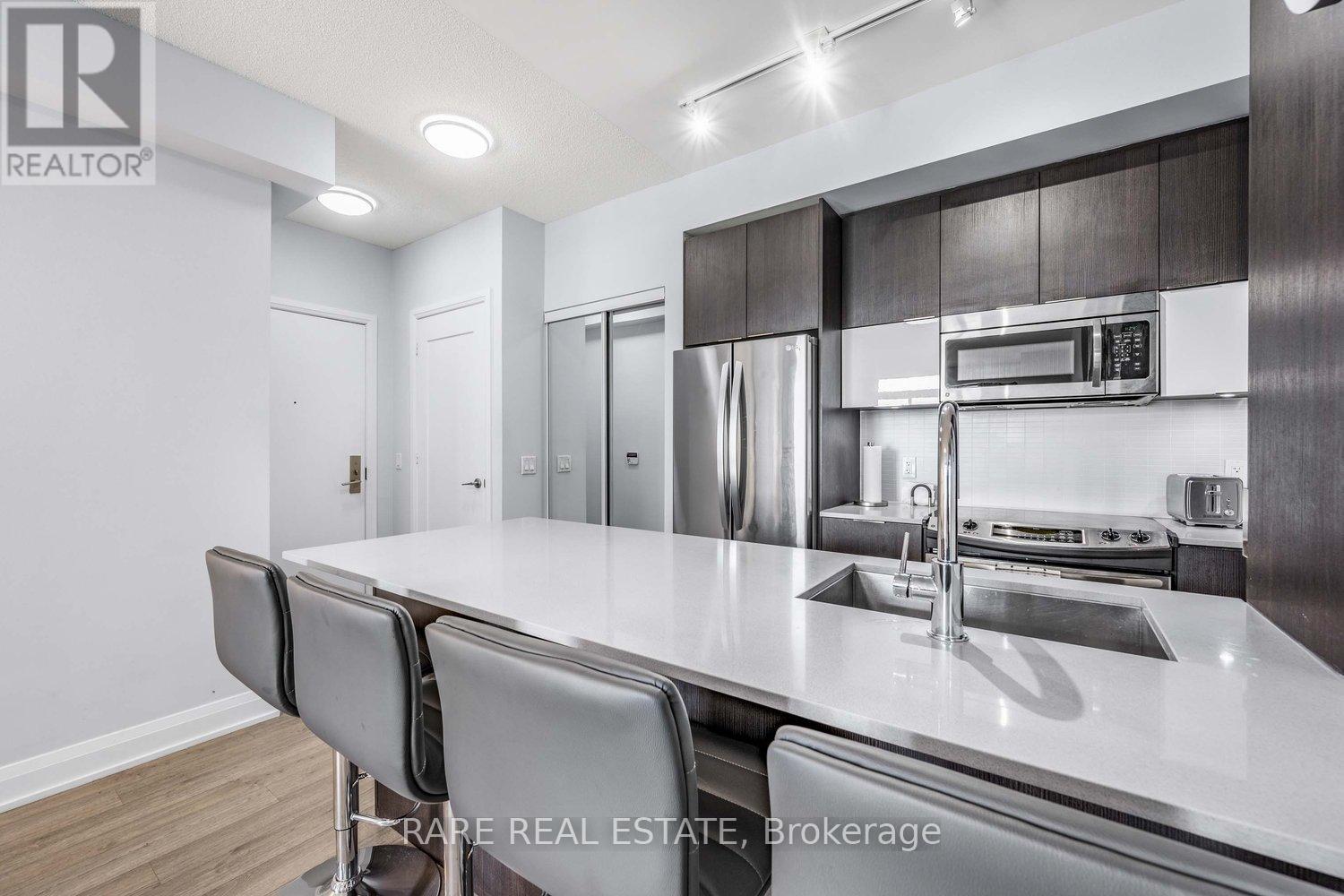#2404 56 ANNIE CRAIG DRIVE - 18