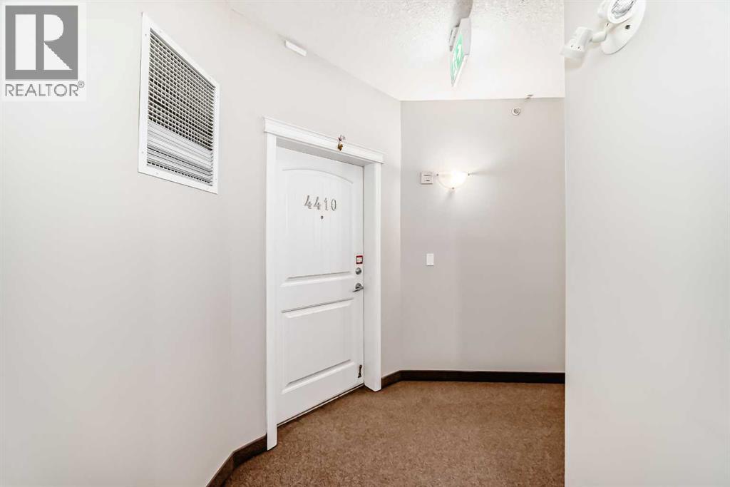 #4410 31 Country Village Manor NE - 20