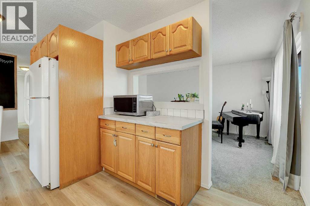 9741 119 Avenue - 6