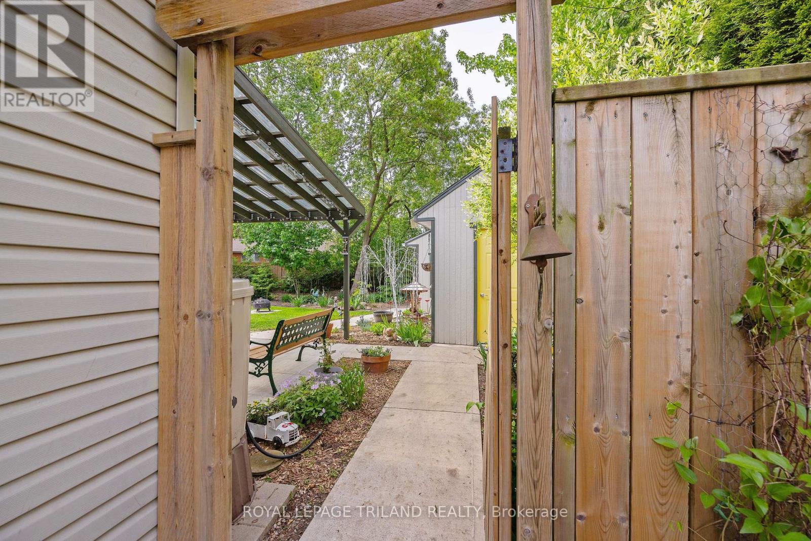 557 INVERNESS AVENUE - 24