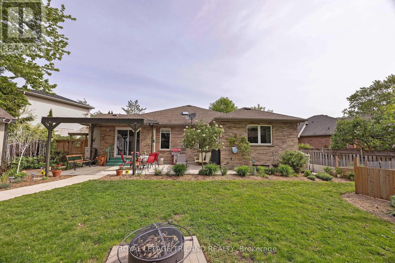 557 INVERNESS AVENUE - 34
