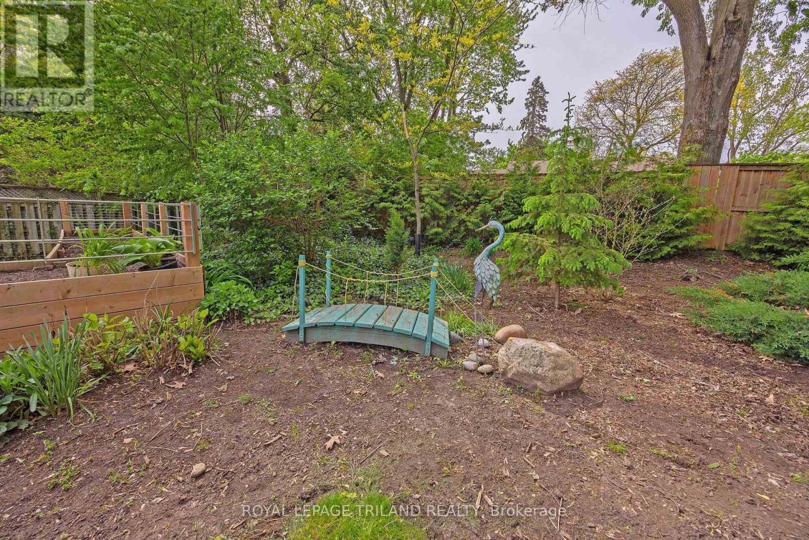 557 INVERNESS AVENUE - 35