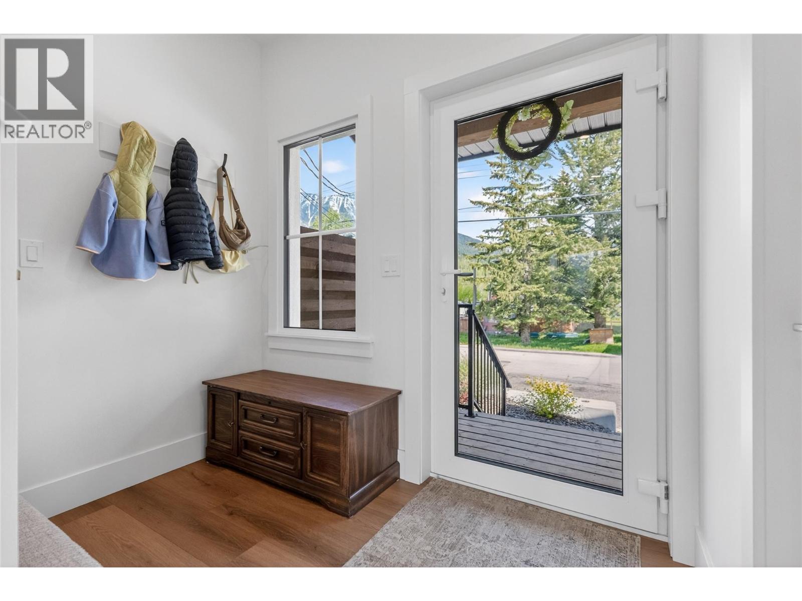 1000 Hand Avenue - 9