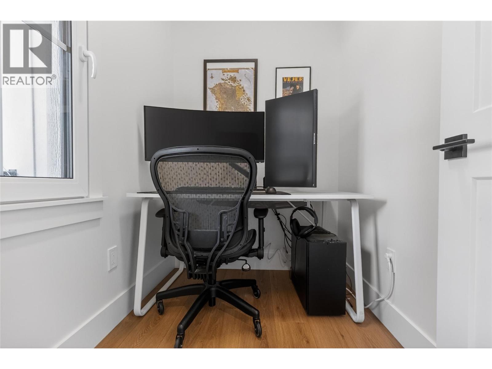 1000 Hand Avenue - 12