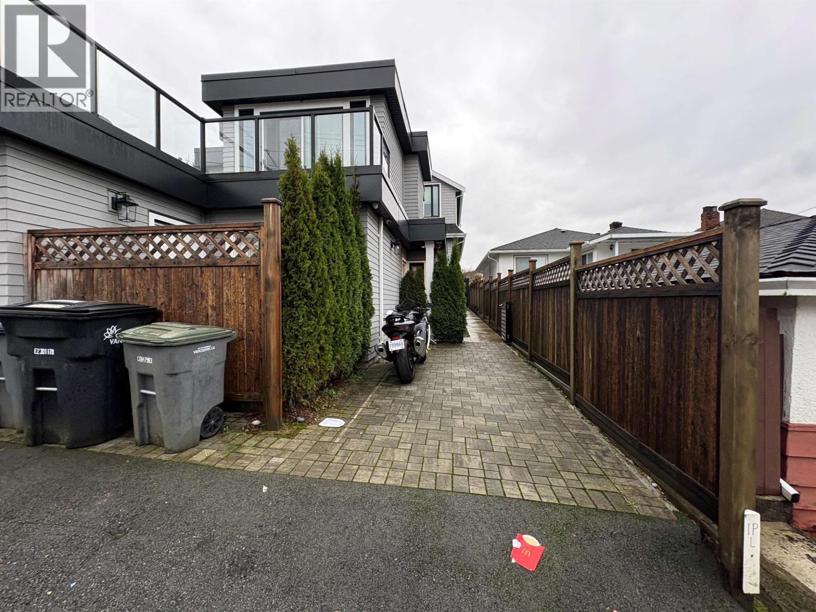 3429 DUNDAS Street - main photo
