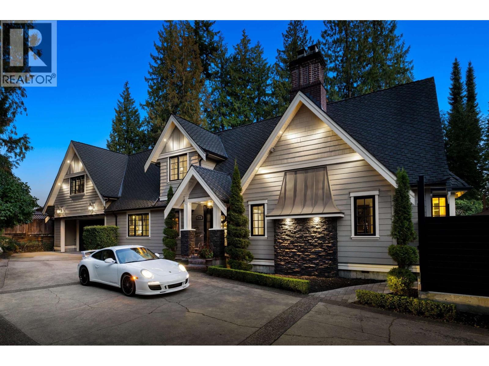 744 AUSTIN Avenue - main photo