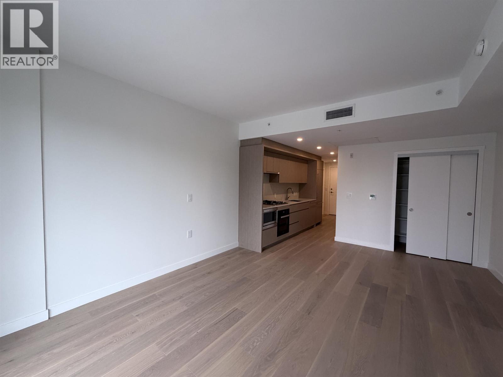 3 5212 CAMBIE Street - main photo