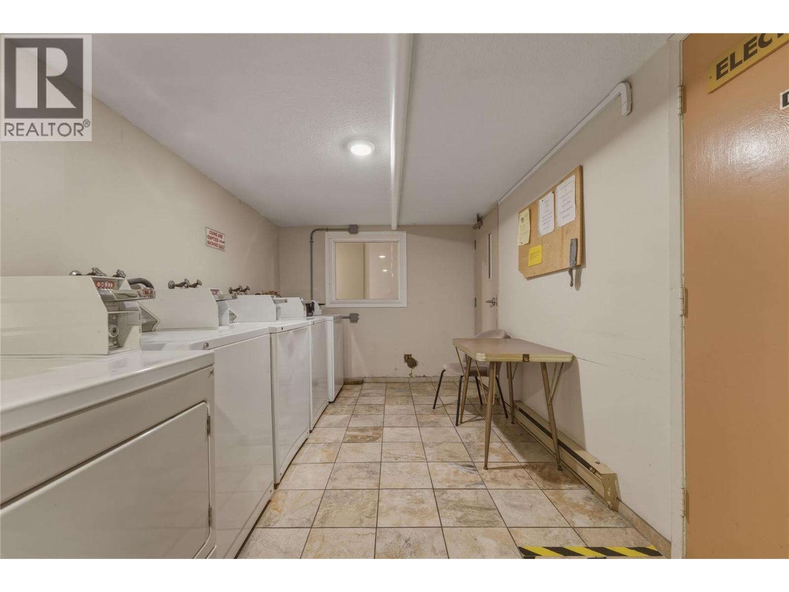 #418 3304 35th Avenue - 21