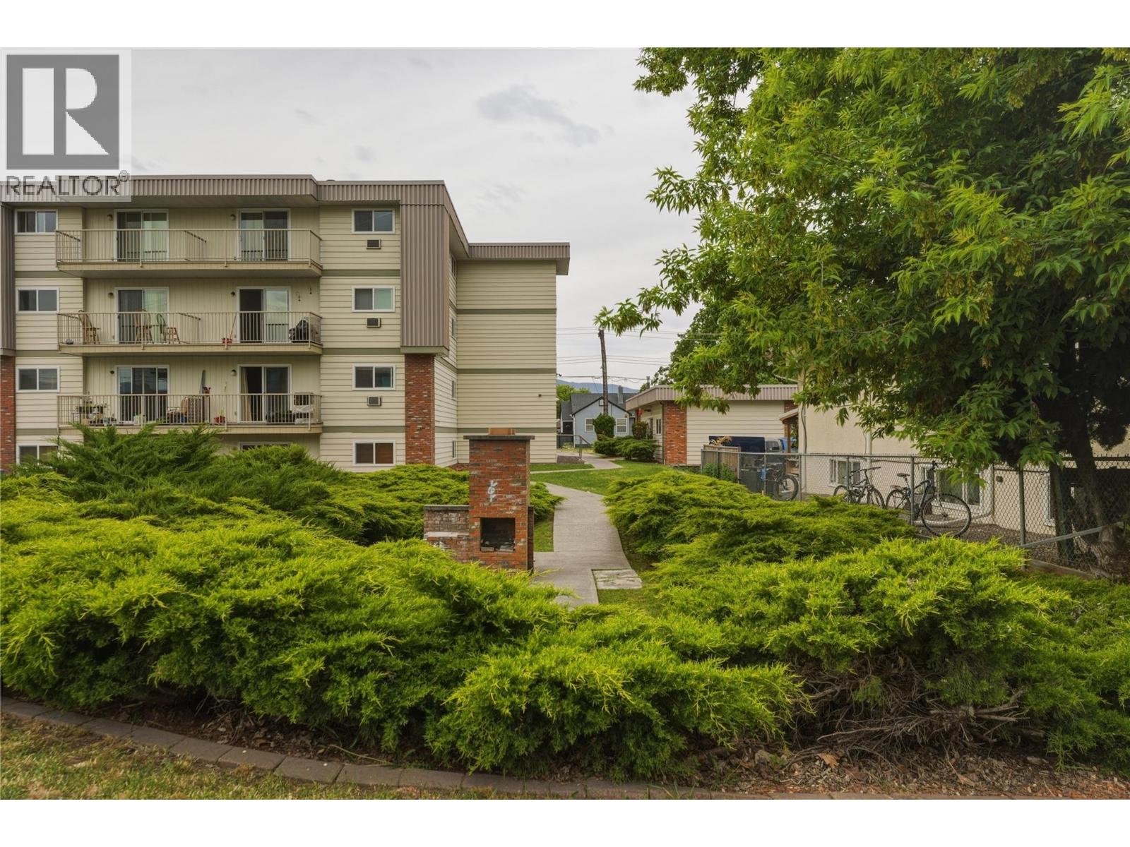 #418 3304 35th Avenue - 23
