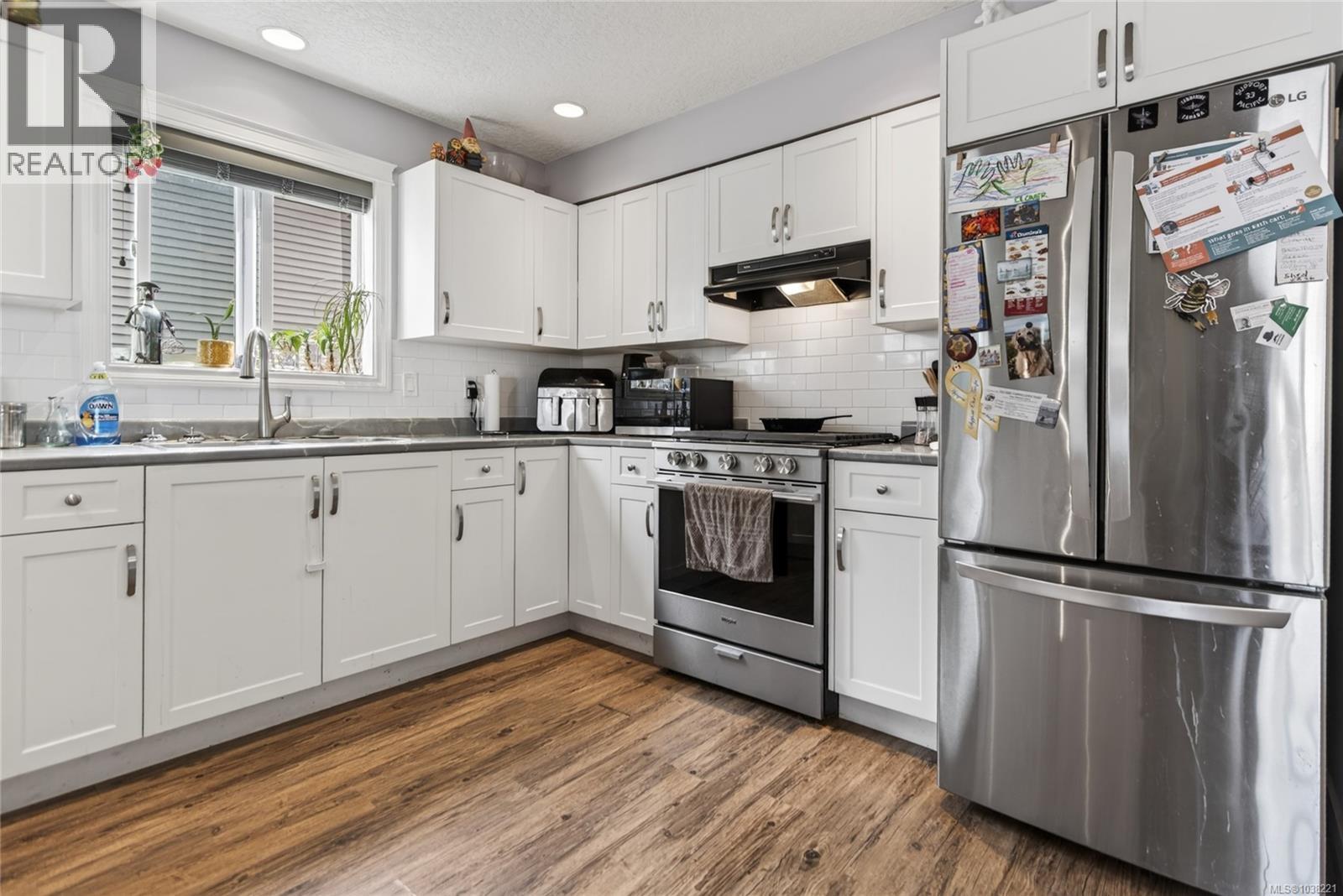 2593 Swanson St - 4
