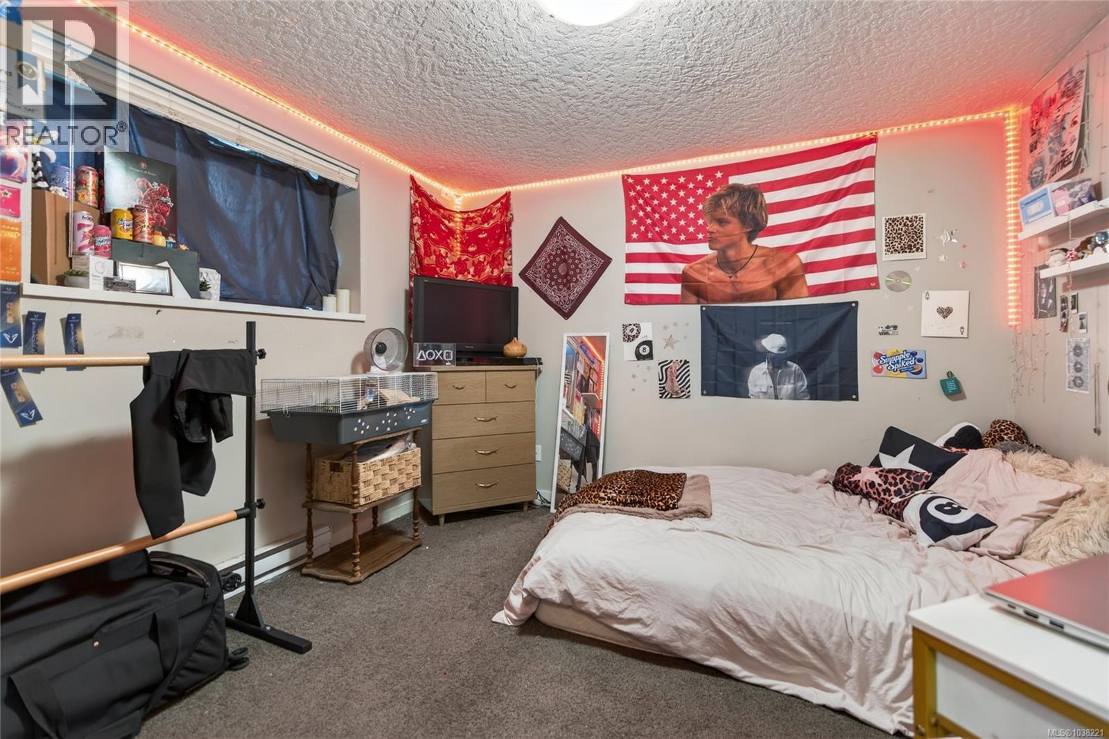 2593 Swanson St - 25