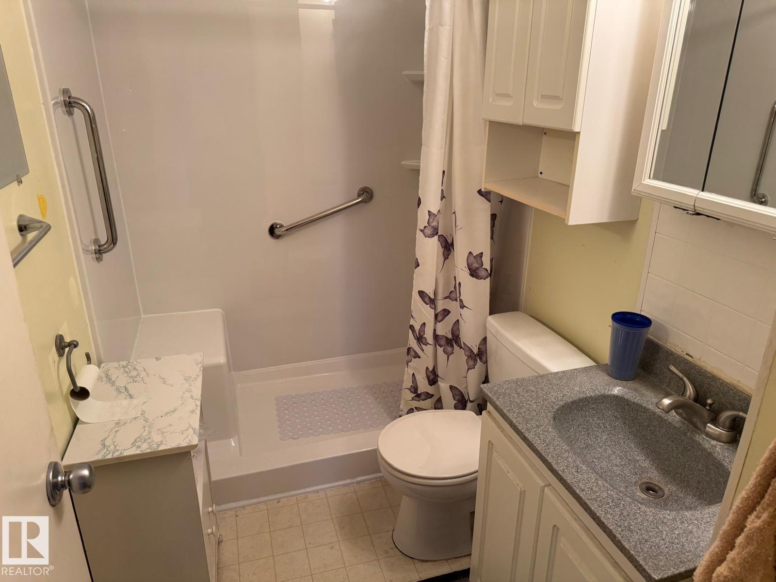 4907 51 AV — photo 10