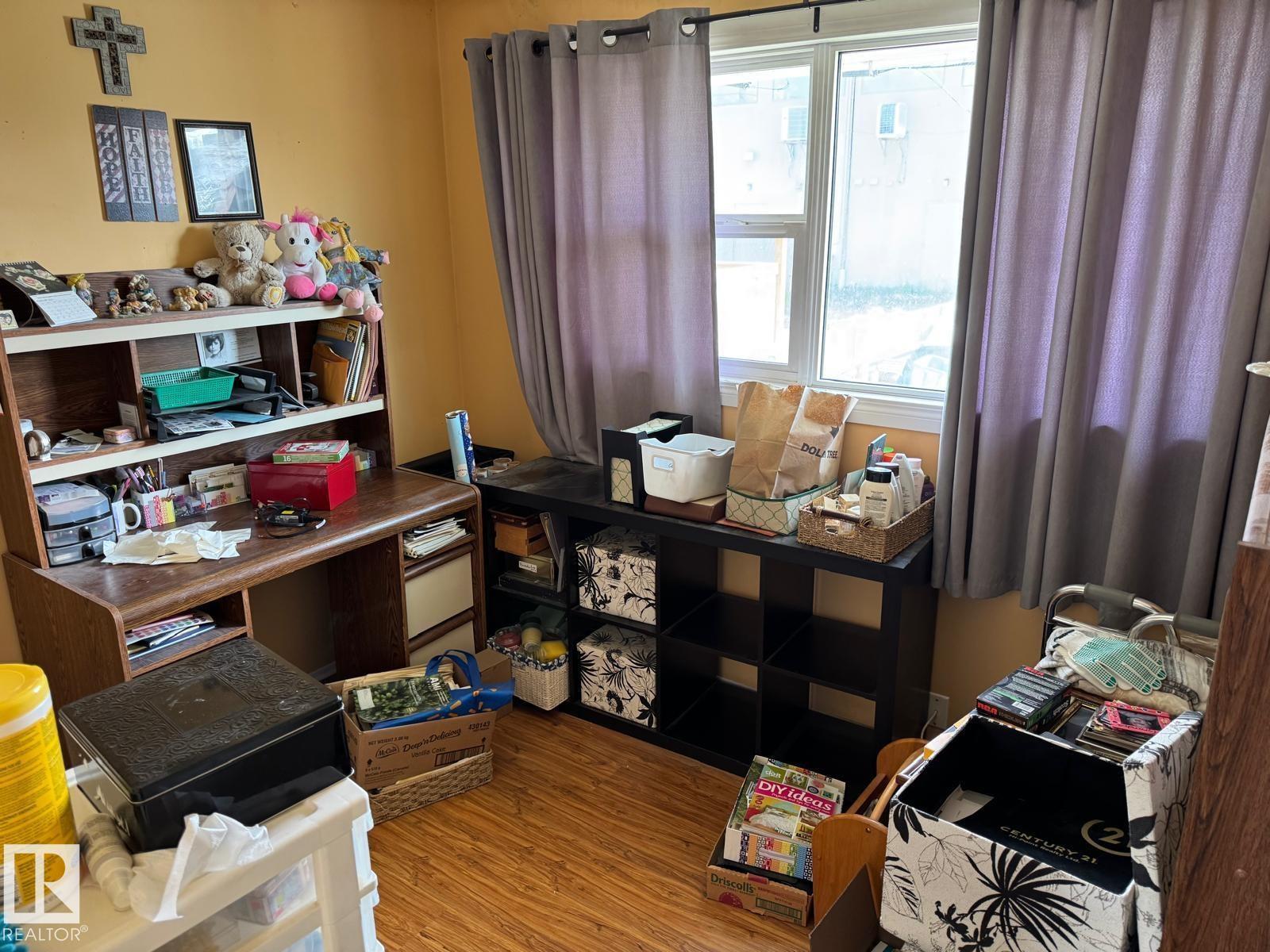 4907 51 AV — photo 11