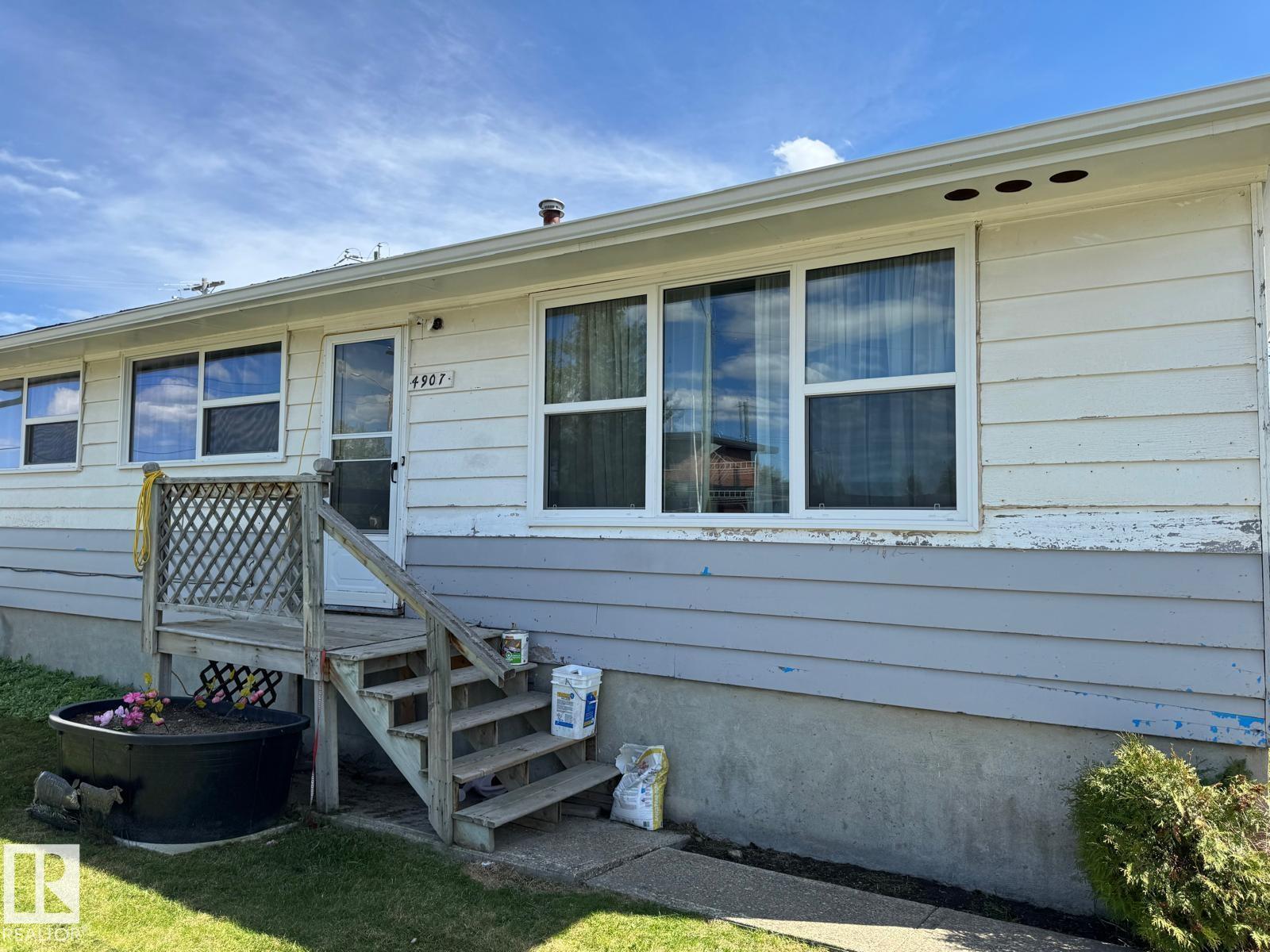 4907 51 AV — photo 25